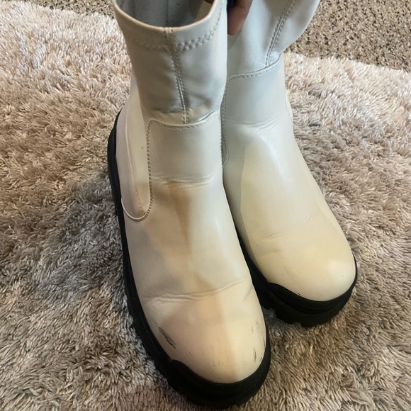 White Forever 21 boots - Picture 5 of 6